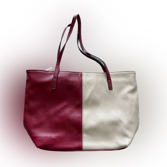 SOLD NWT Nine West red/tan strappy leathery purse w/pockets & adjustable straps. - Picture 4 of 10